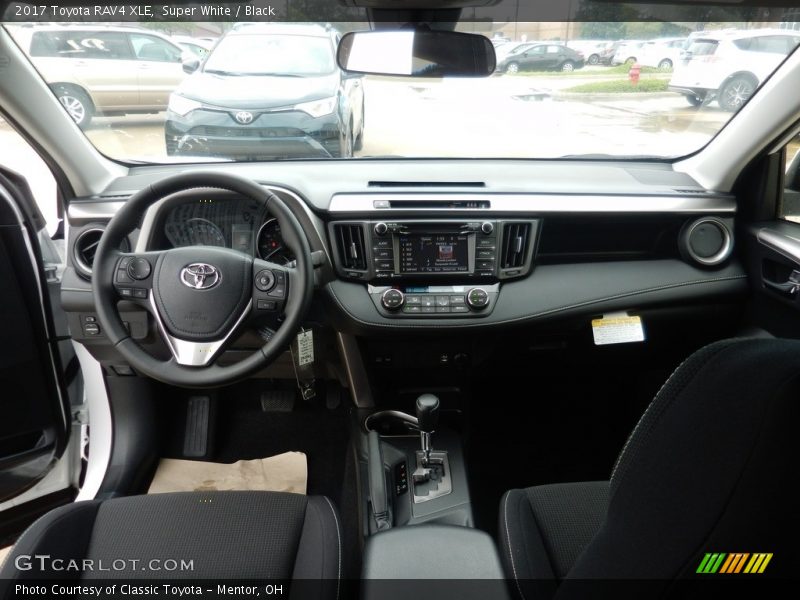 Super White / Black 2017 Toyota RAV4 XLE