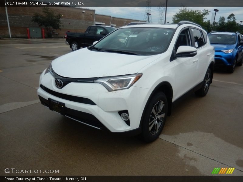 Super White / Black 2017 Toyota RAV4 XLE