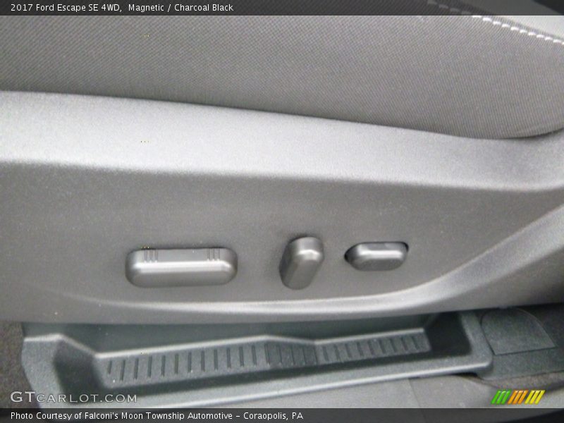 Magnetic / Charcoal Black 2017 Ford Escape SE 4WD