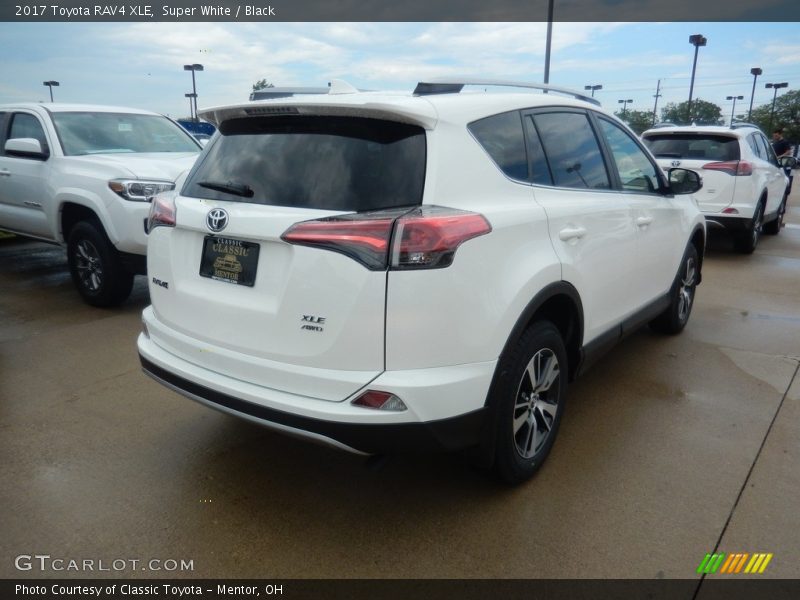 Super White / Black 2017 Toyota RAV4 XLE