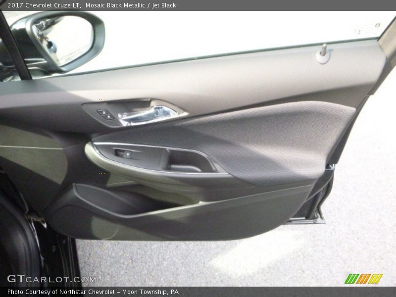 Mosaic Black Metallic / Jet Black 2017 Chevrolet Cruze LT