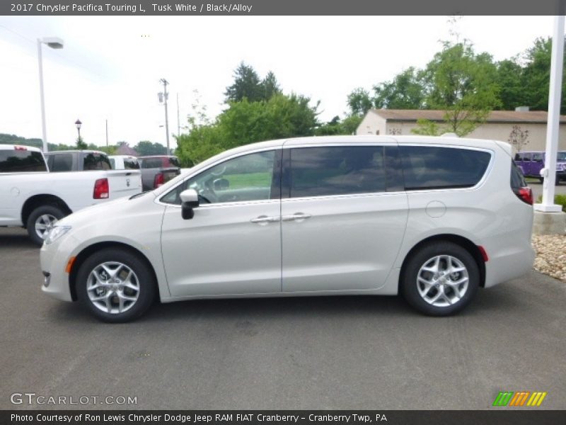 Tusk White / Black/Alloy 2017 Chrysler Pacifica Touring L