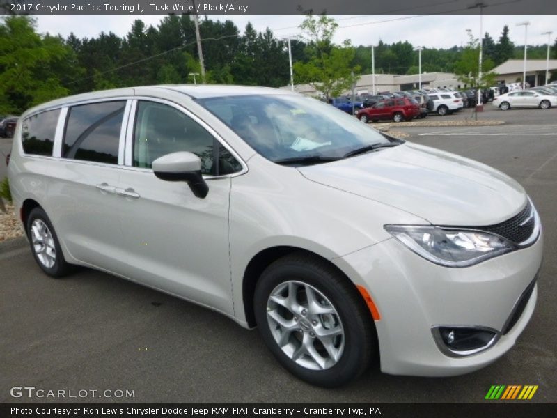 Tusk White / Black/Alloy 2017 Chrysler Pacifica Touring L