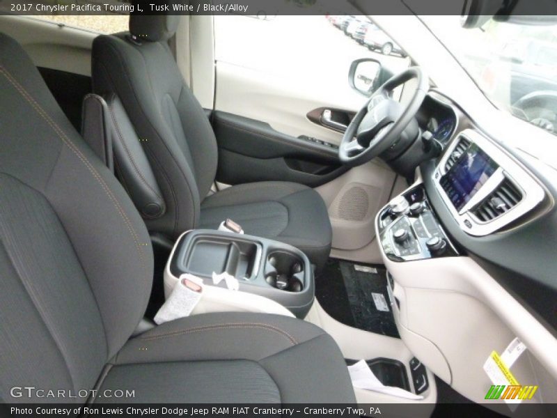 Tusk White / Black/Alloy 2017 Chrysler Pacifica Touring L