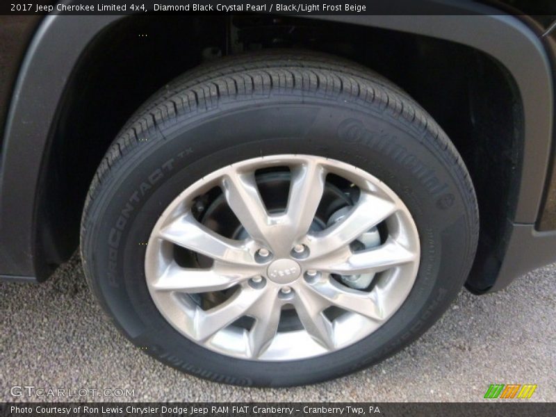 Diamond Black Crystal Pearl / Black/Light Frost Beige 2017 Jeep Cherokee Limited 4x4