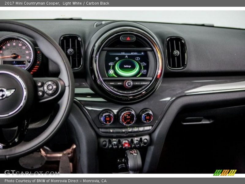 Light White / Carbon Black 2017 Mini Countryman Cooper