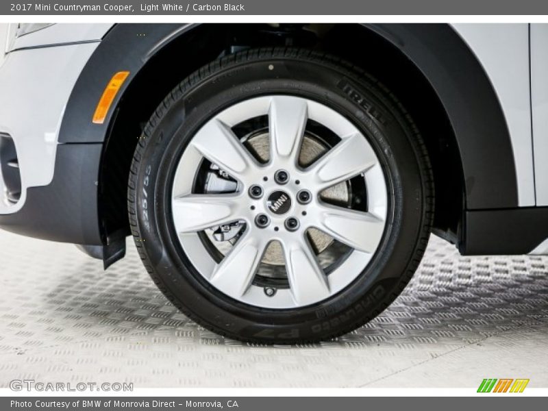 Light White / Carbon Black 2017 Mini Countryman Cooper