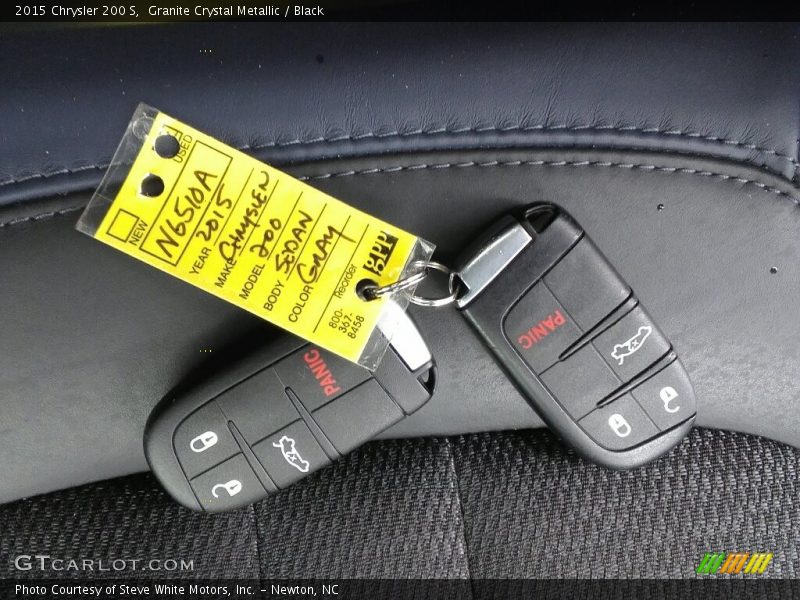 Granite Crystal Metallic / Black 2015 Chrysler 200 S