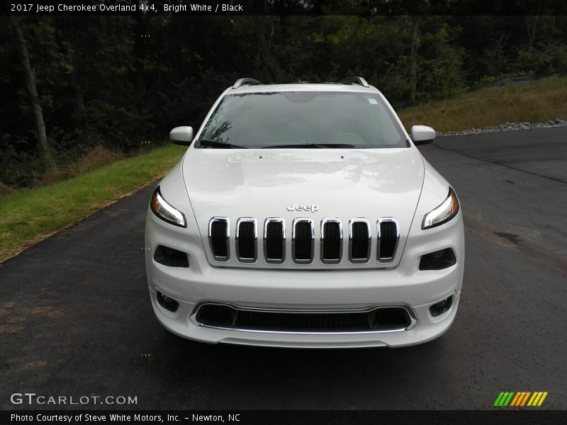 Bright White / Black 2017 Jeep Cherokee Overland 4x4
