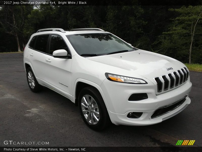 Bright White / Black 2017 Jeep Cherokee Overland 4x4