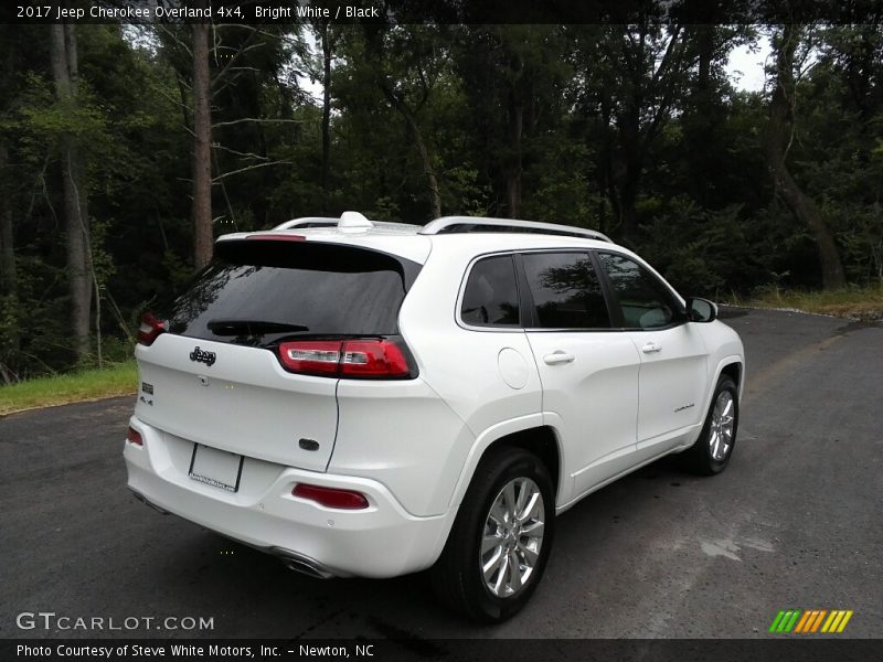 Bright White / Black 2017 Jeep Cherokee Overland 4x4