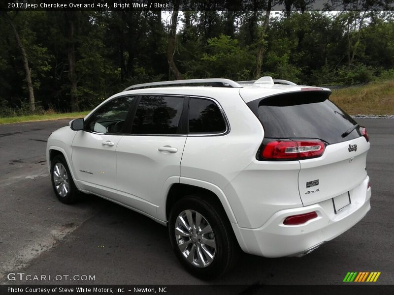Bright White / Black 2017 Jeep Cherokee Overland 4x4