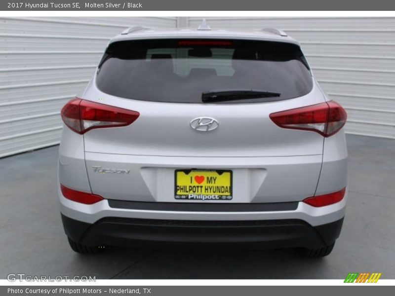 Molten Silver / Black 2017 Hyundai Tucson SE