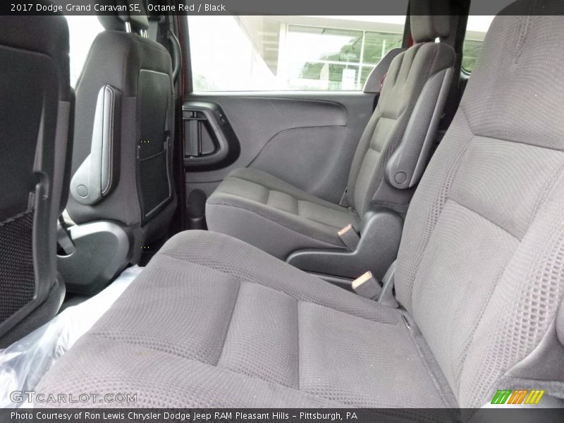 Octane Red / Black 2017 Dodge Grand Caravan SE
