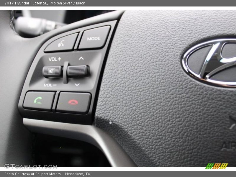 Molten Silver / Black 2017 Hyundai Tucson SE
