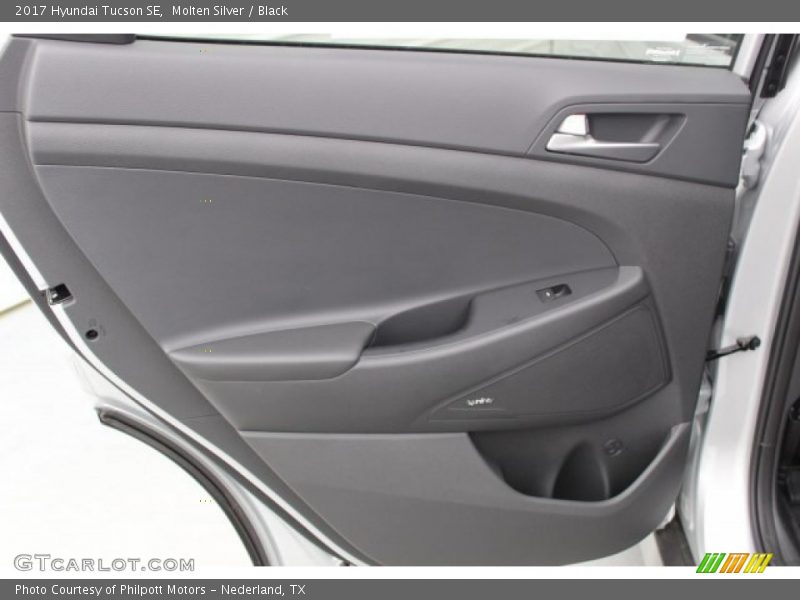 Molten Silver / Black 2017 Hyundai Tucson SE