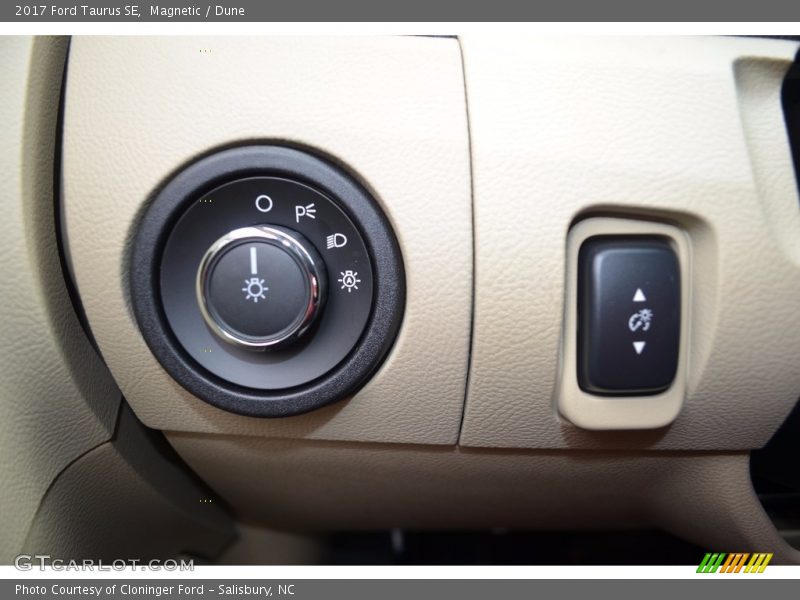 Controls of 2017 Taurus SE