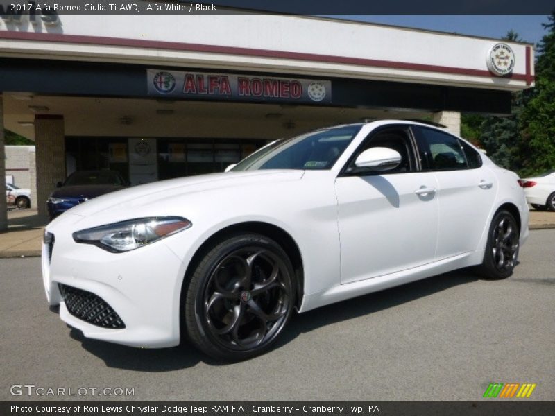 Alfa White / Black 2017 Alfa Romeo Giulia Ti AWD