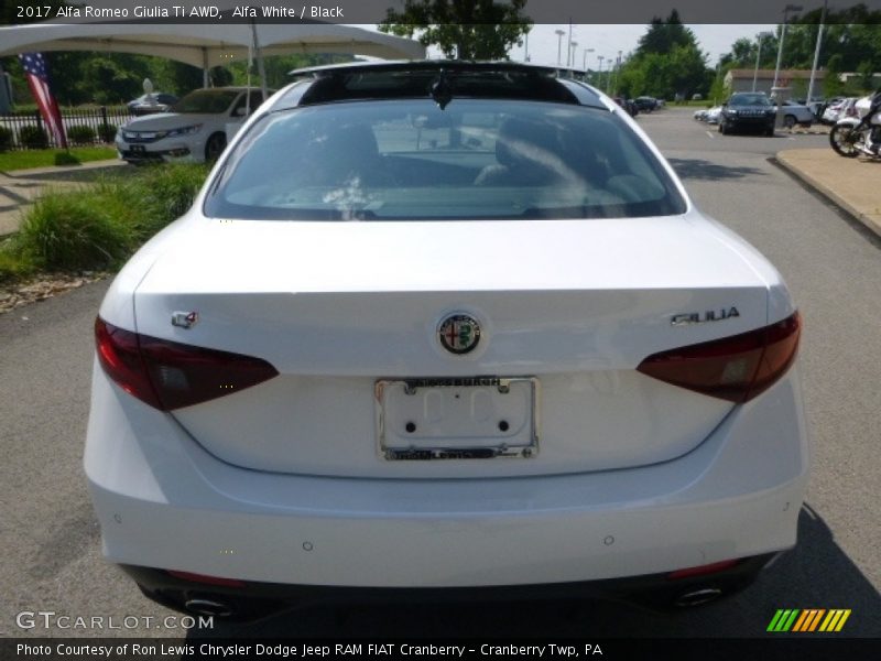 Alfa White / Black 2017 Alfa Romeo Giulia Ti AWD