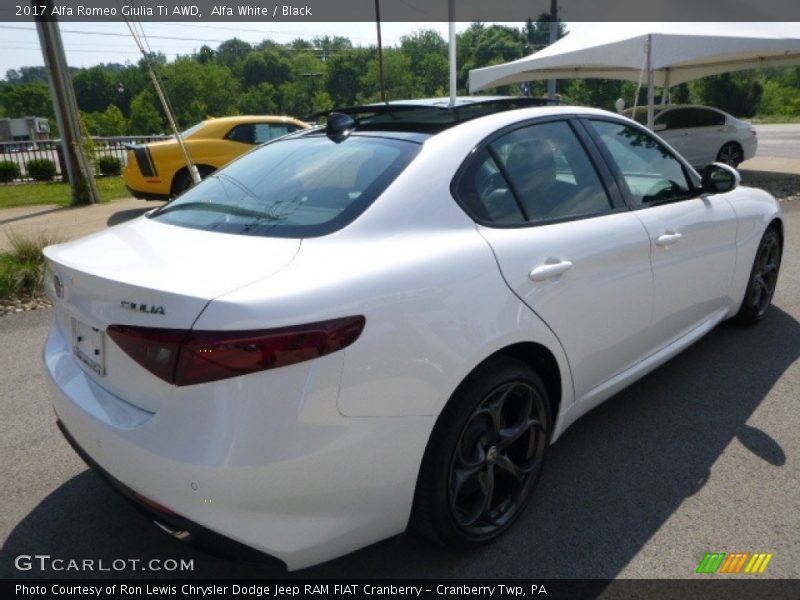 Alfa White / Black 2017 Alfa Romeo Giulia Ti AWD