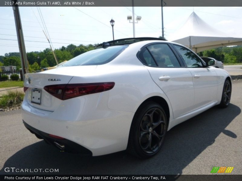 Alfa White / Black 2017 Alfa Romeo Giulia Ti AWD