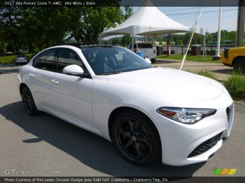 Alfa White / Black 2017 Alfa Romeo Giulia Ti AWD