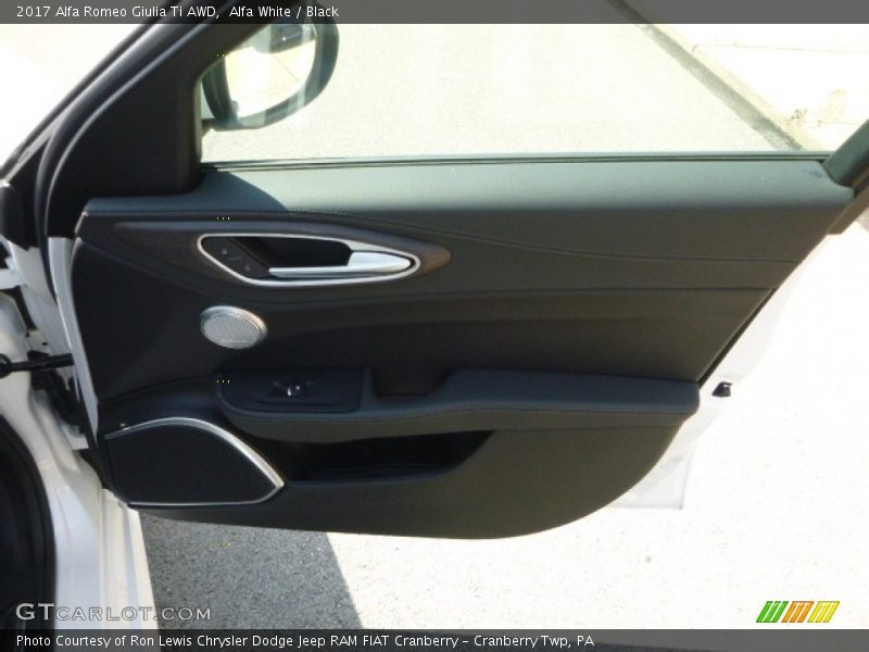 Alfa White / Black 2017 Alfa Romeo Giulia Ti AWD