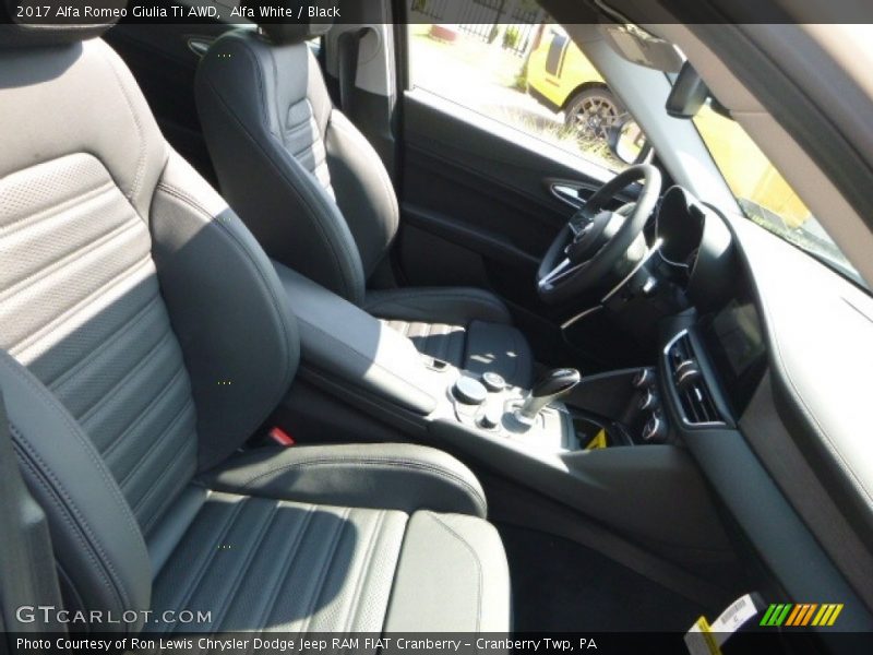 Alfa White / Black 2017 Alfa Romeo Giulia Ti AWD