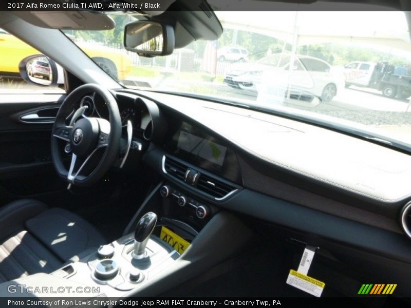 Alfa White / Black 2017 Alfa Romeo Giulia Ti AWD
