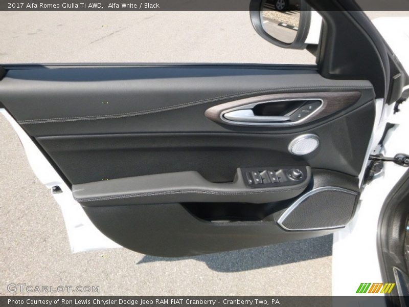 Alfa White / Black 2017 Alfa Romeo Giulia Ti AWD