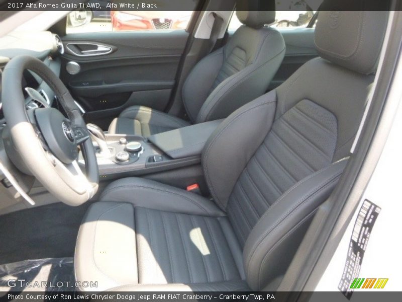 Alfa White / Black 2017 Alfa Romeo Giulia Ti AWD