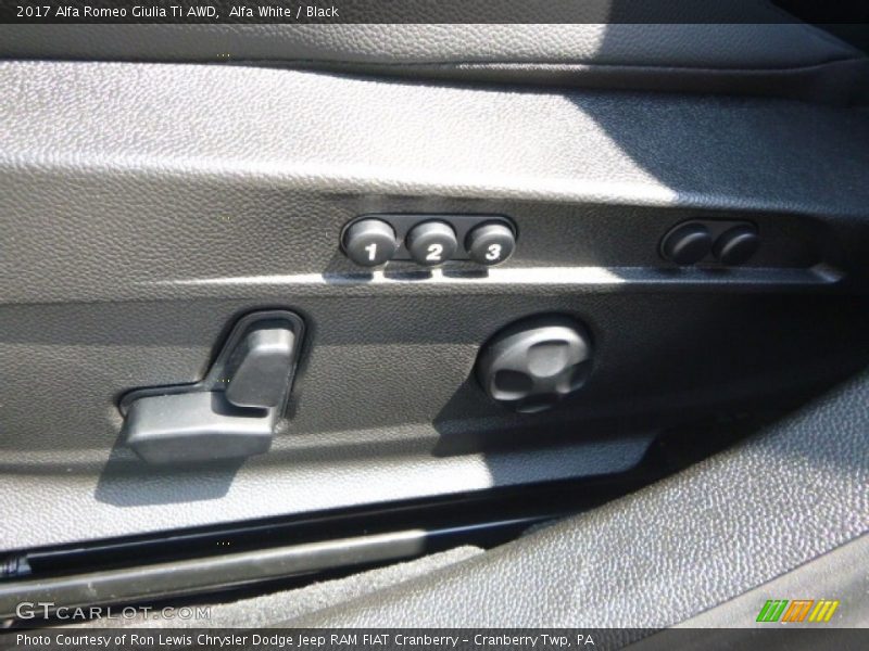 Alfa White / Black 2017 Alfa Romeo Giulia Ti AWD