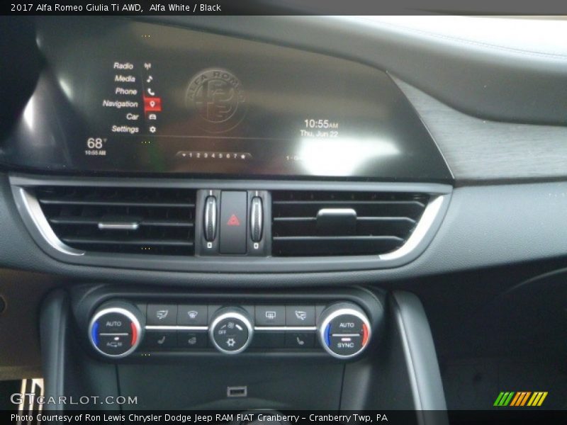Alfa White / Black 2017 Alfa Romeo Giulia Ti AWD