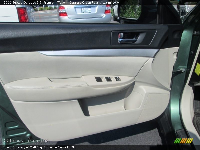Cypress Green Pearl / Warm Ivory 2011 Subaru Outback 2.5i Premium Wagon