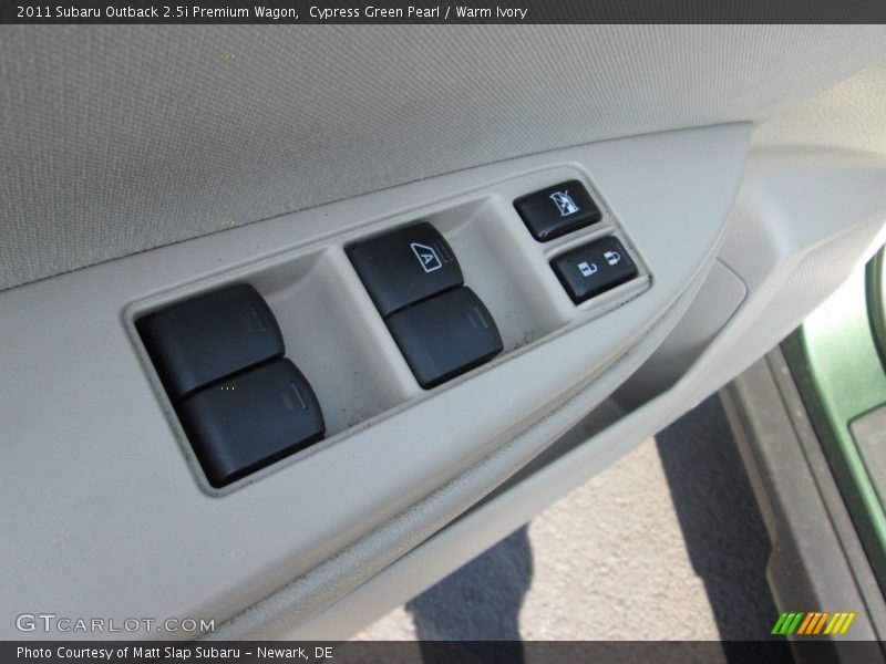 Cypress Green Pearl / Warm Ivory 2011 Subaru Outback 2.5i Premium Wagon