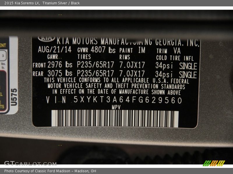 Titanium Silver / Black 2015 Kia Sorento LX