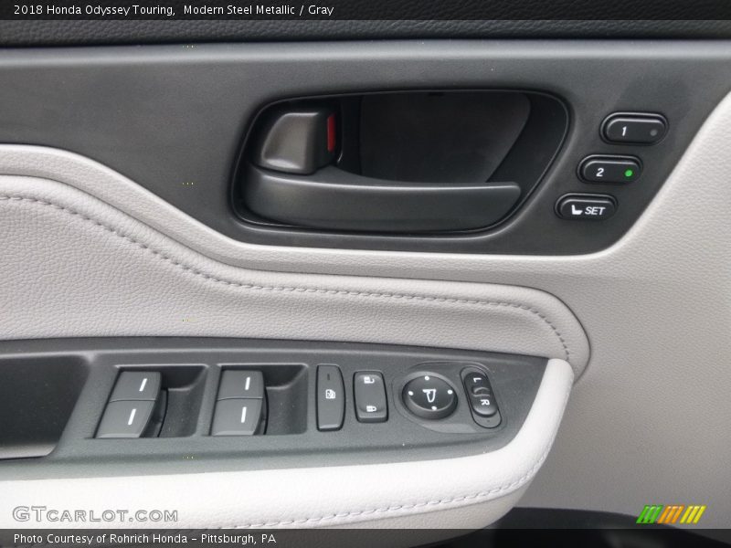 Modern Steel Metallic / Gray 2018 Honda Odyssey Touring