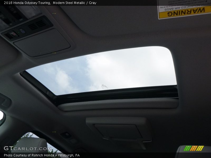 Modern Steel Metallic / Gray 2018 Honda Odyssey Touring