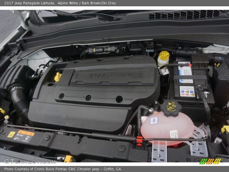 Alpine White / Bark Brown/Ski Grey 2017 Jeep Renegade Latitude