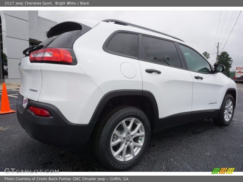 Bright White / Black 2017 Jeep Cherokee Sport