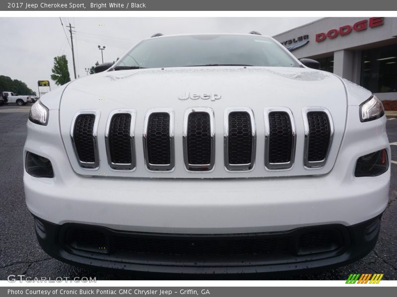 Bright White / Black 2017 Jeep Cherokee Sport