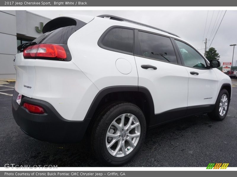 Bright White / Black 2017 Jeep Cherokee Sport
