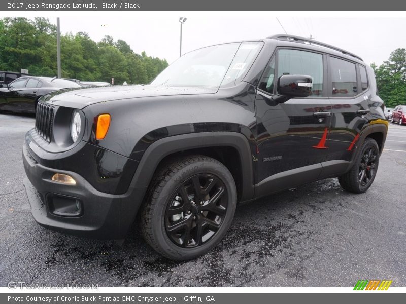 Front 3/4 View of 2017 Renegade Latitude