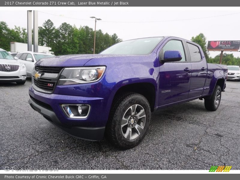 Front 3/4 View of 2017 Colorado Z71 Crew Cab