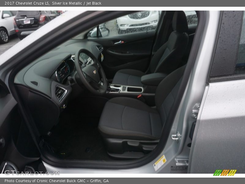Silver Ice Metallic / Jet Black 2017 Chevrolet Cruze LS