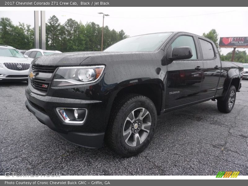 Front 3/4 View of 2017 Colorado Z71 Crew Cab