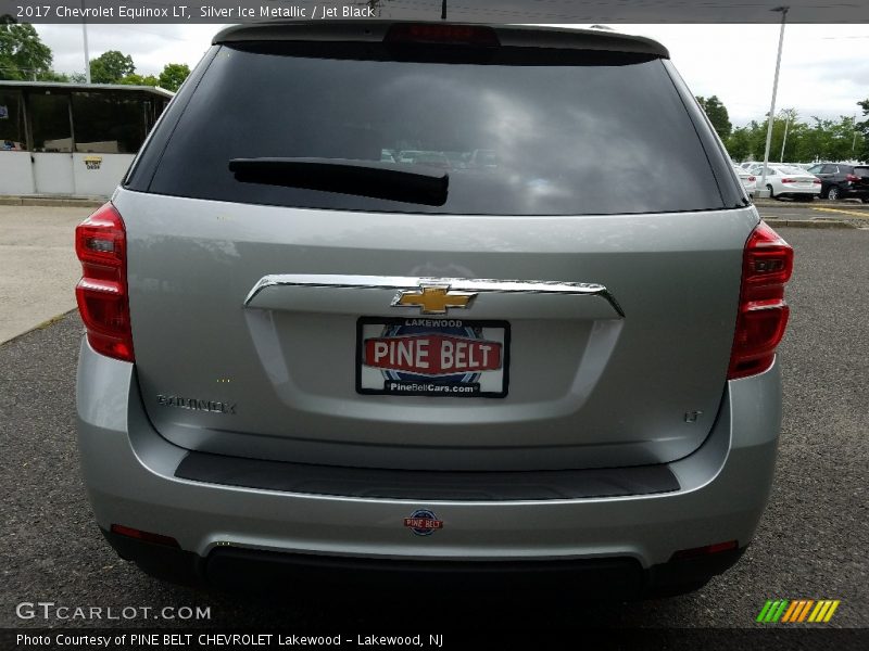 Silver Ice Metallic / Jet Black 2017 Chevrolet Equinox LT