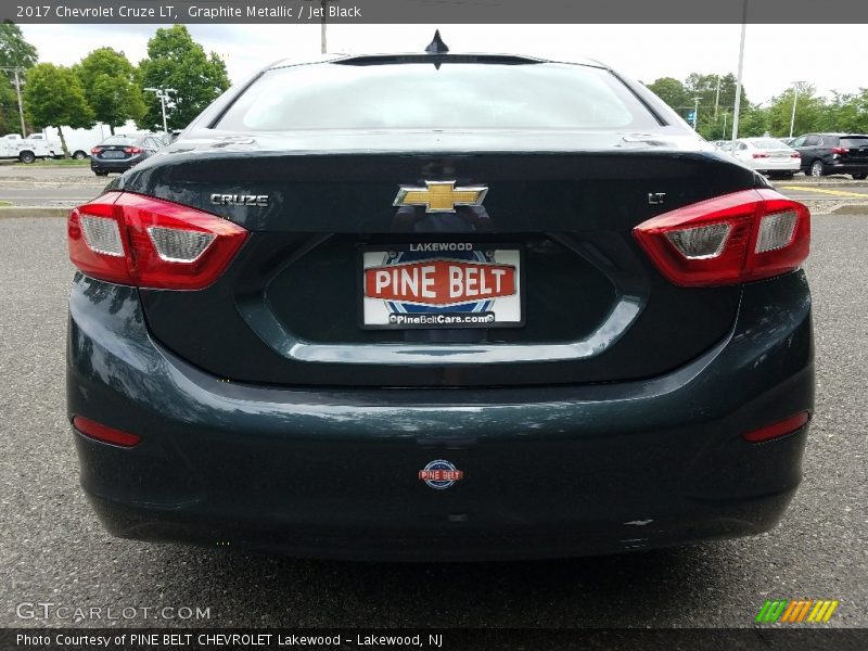Graphite Metallic / Jet Black 2017 Chevrolet Cruze LT