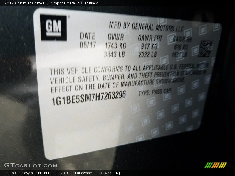 Graphite Metallic / Jet Black 2017 Chevrolet Cruze LT