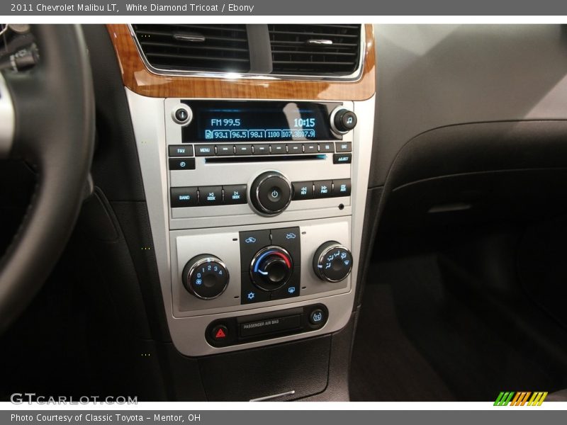 White Diamond Tricoat / Ebony 2011 Chevrolet Malibu LT